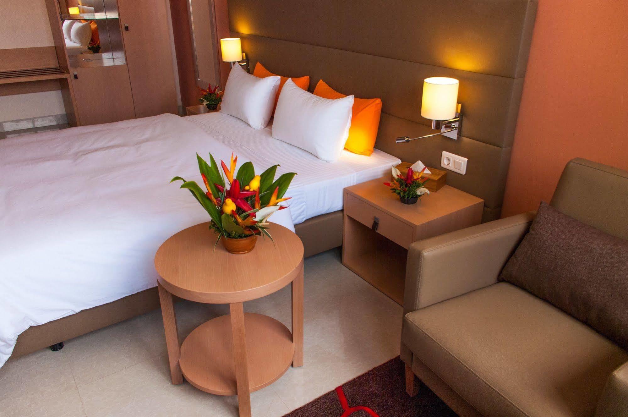 Bravia Hotel Wagadugu Zewnętrze zdjęcie